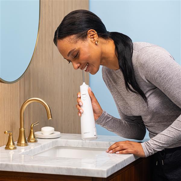 White Cordless Enhance 3000 Water Flosser – White (WF-21W010) - Image 4