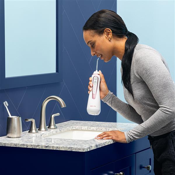 Rose Gold Cordless Advanced 2.0 Water Flosser – Rose Gold (WP-589) - Image 4